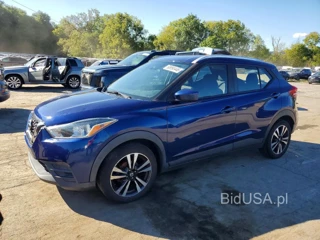NISSAN KICKS SV