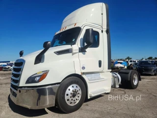 FREIGHTLINER CASCADIA 116