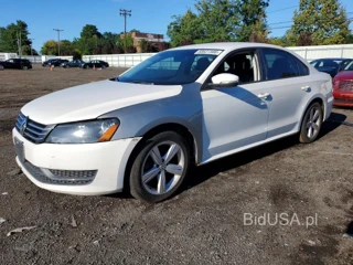 VOLKSWAGEN PASSAT S