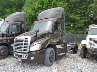 FREIGHTLINER CASCADIA 113