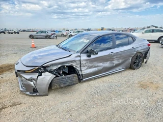 TOYOTA CAMRY XSE