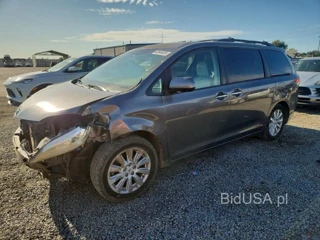 TOYOTA SIENNA LIMITED 7-PASSENGER