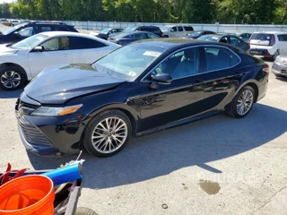 TOYOTA CAMRY XLE