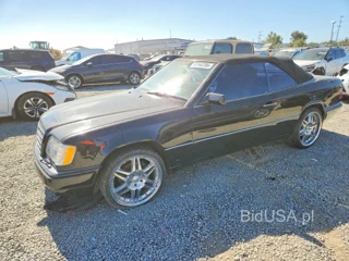 MERCEDES-BENZ E 320