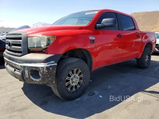 TOYOTA TUNDRA CREWMAX SR5