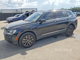 VOLKSWAGEN TIGUAN SE