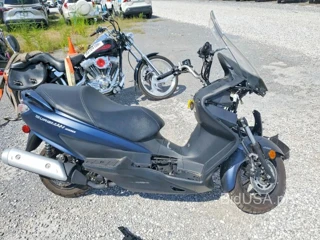 SUZUKI UH200