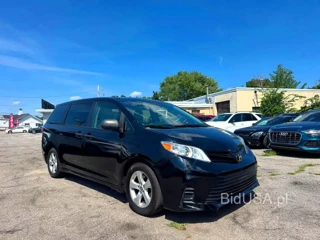 TOYOTA SIENNA L