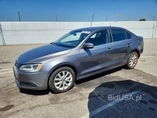 VOLKSWAGEN JETTA SE