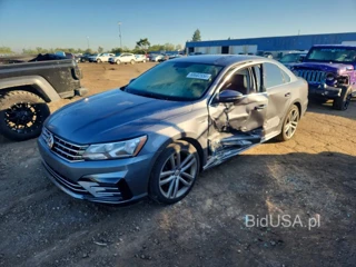 VOLKSWAGEN PASSAT R-LINE