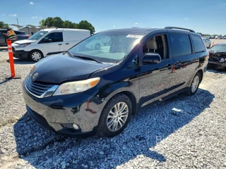 TOYOTA SIENNA XLE 8-PASSENGER