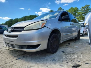 TOYOTA SIENNA LE 8 PASSENGER