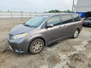 TOYOTA SIENNA XLE 8-PASSENGER