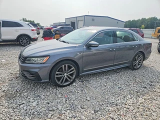 VOLKSWAGEN PASSAT R-LINE
