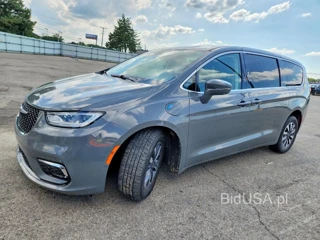 CHRYSLER PACIFICA HYBRID TOURING L