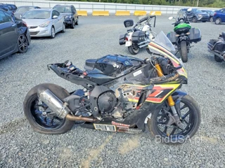 YAMAHA YZFR1