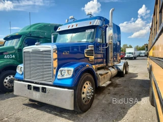 FREIGHTLINER 122SD