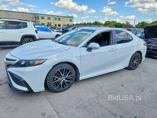 TOYOTA CAMRY HYBRID SE