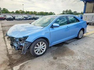TOYOTA CAMRY HYBRID XLE