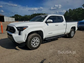 TOYOTA TACOMA SR5
