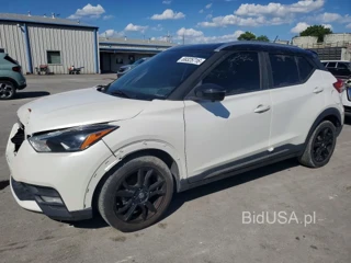 NISSAN KICKS SR