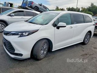 TOYOTA SIENNA LE