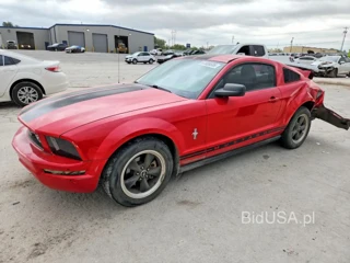 FORD MUSTANG