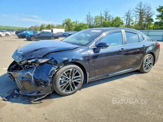 TOYOTA CAMRY XLE