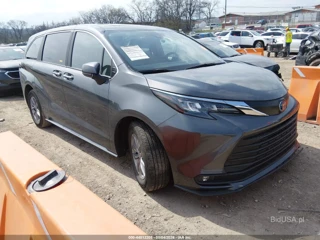 TOYOTA TOYOTA SIENNA XLE