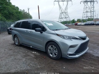 TOYOTA TOYOTA SIENNA XSE