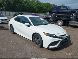 TOYOTA TOYOTA CAMRY SE