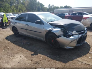 TOYOTA TOYOTA CAMRY SE
