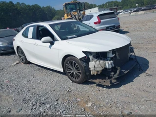 TOYOTA TOYOTA CAMRY SE