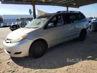 TOYOTA SIENNA LE 7 PASSENGER
