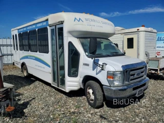 FORD ECONOLINE E450 SUPER DUTY CUTAWAY VAN