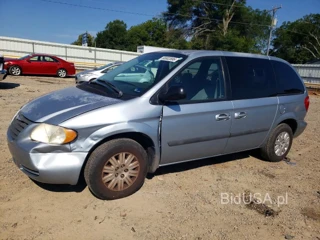 CHRYSLER TOWN & COUNTRY