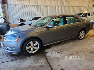 VOLKSWAGEN PASSAT S