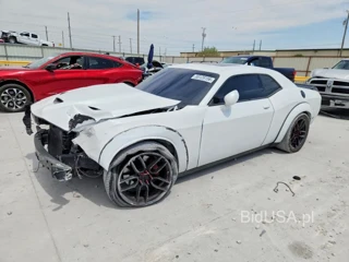 DODGE CHALLENGER SRT 392