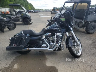 HARLEY-DAVIDSON FLHX STREET GLIDE