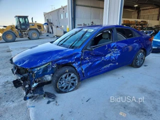 HYUNDAI ELANTRA BLUE
