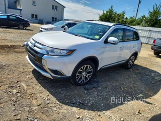 MITSUBISHI OUTLANDER SE