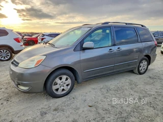 TOYOTA SIENNA XLE 7 PASSENGER