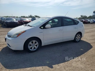 TOYOTA PRIUS BASE