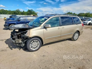 TOYOTA SIENNA XLE LIMITED
