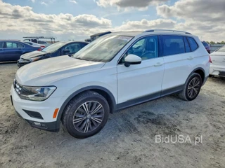 VOLKSWAGEN TIGUAN SE