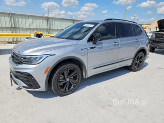 VOLKSWAGEN TIGUAN SE R-LINE BLACK