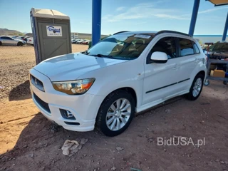 MITSUBISHI OUTLANDER SPORT SE