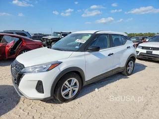NISSAN KICKS S