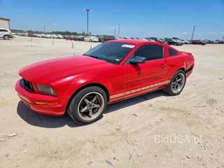 FORD MUSTANG