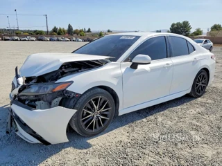 TOYOTA CAMRY SE
